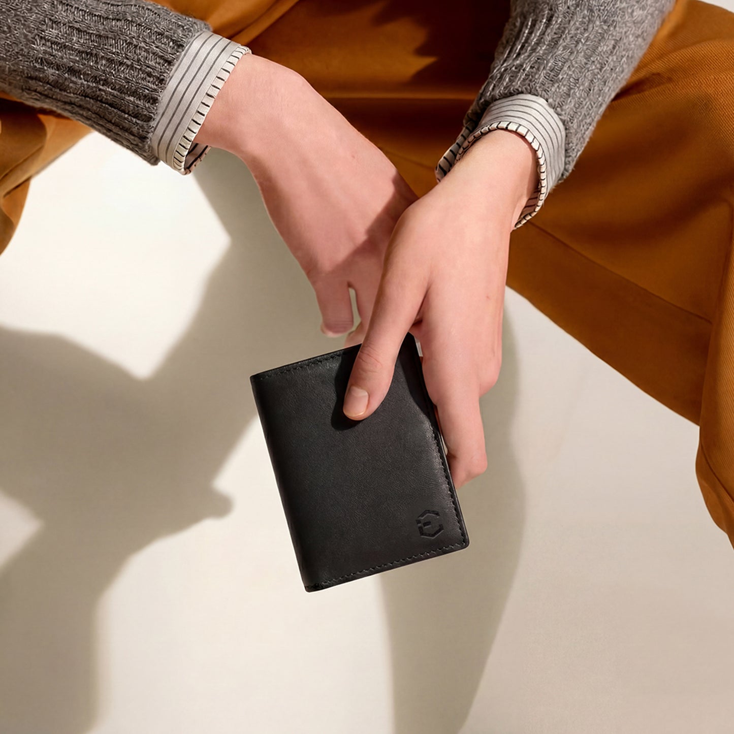 Classic Leather Aston Card Holder